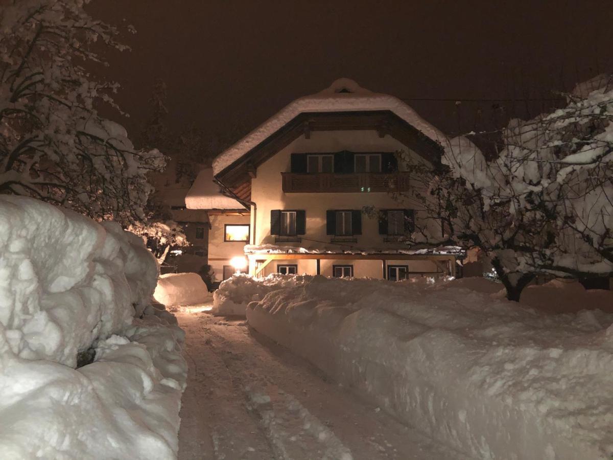 Gaestehaus Rader Вайсбриах Екстериор снимка